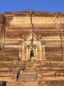 受地震破坏的Pahtodawgyi塔村 明古地标寺庙石头历史纪念碑建筑学废墟宝塔建筑文化图片