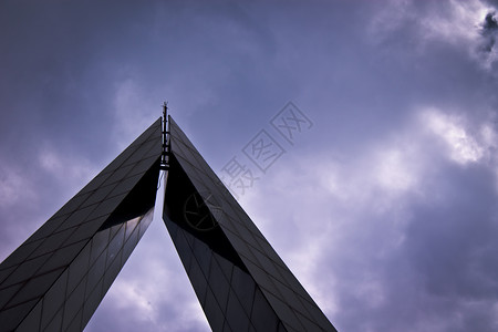 纪念碑地标低角度建筑学天空背景图片