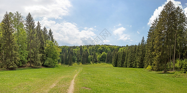 扎塔尔温塔尔河谷全景场景旅行远足旅游山脉太阳蓝色农村风景土地背景