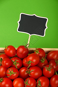 西红柿标志红西红番茄盒装箱 价格标志高于绿色季节黄麻农业蔬菜红色收成标签活力黑板把手背景