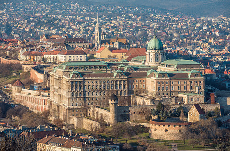 布达城堡匈牙利布达佩斯皇宫建筑学石头旅行城市上坡观光建筑边界景观日落背景