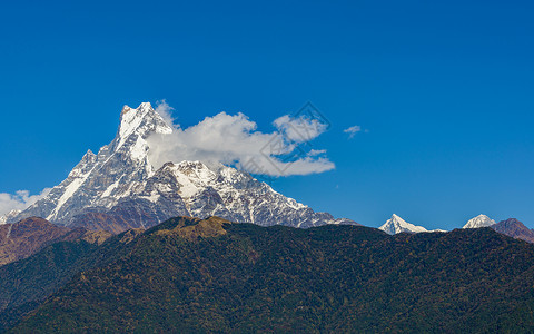 安纳布尔纳尼泊尔的鱼尾旅行旅游高度风景冰川蓝色首脑天空顶峰背景