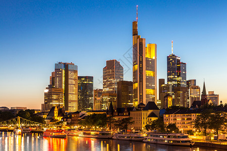 德国法兰克福天际经济建筑学反射景观金融城市日落商业地标银行背景图片