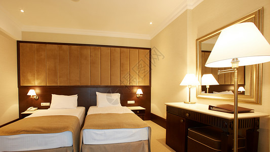 双床间室内家具地面风格木头卧室奢华桌子尺寸旅行公寓高清图片