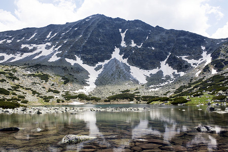 穆萨拉湖和穆萨拉山峰高清图片