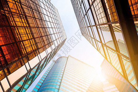 曼塔射线现代办公楼升天办公室光束城市蓝色射线金融公司商业阳光反射背景