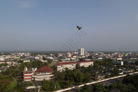 亚拉科技学院与城市的视野背景图片