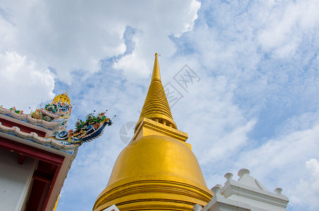 金色泰国曼谷旅行佛塔宝塔地标旅游雕像建筑学建筑教会寺庙背景图片
