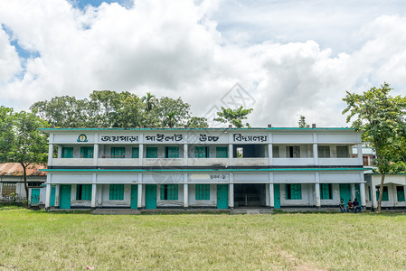 中学教育场地学生学校背景图片