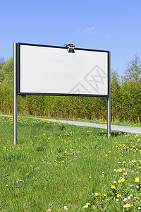草地上的白板背景图片