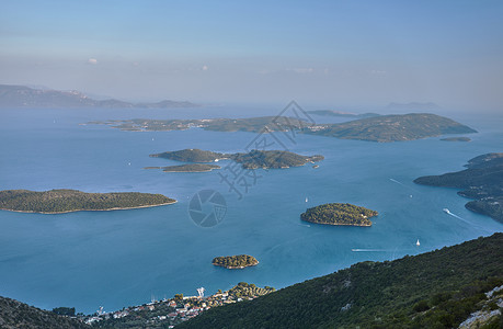 爱奥尼亚海中的小岛屿高清图片