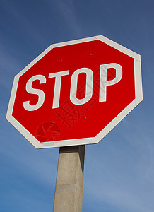 停车标志和剃刀线白色警告木板蓝色信号路标指示牌运输邮政交通背景图片