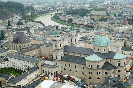奥地利萨尔茨堡市中心全景假期景观街道城市旅行历史历史性城堡文化背景图片