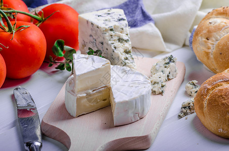 美食奶酪生活熟食糕点产品食物生物蓝色木板奶制品团体高清图片