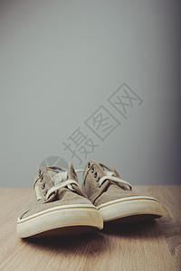 棕色可爱运动鞋标识星星运动白色框架街道鞋类购物女孩海滩背景图片