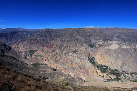 斯科尔卡秘鲁全景风景石头高度峡谷丘陵岩石场景天空拉丁溪流背景