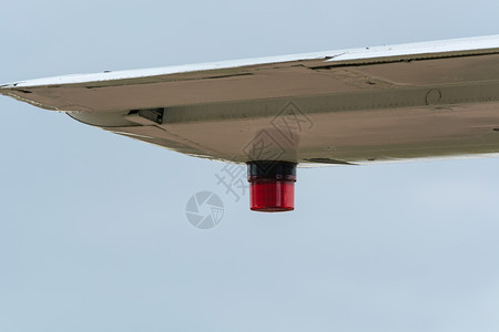 飞机的定位灯地勤红色天气状况指路亮度人员手电筒绿色尾灯翼型背景图片