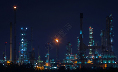 油气炼油厂的美丽夜景风景景观高清图片