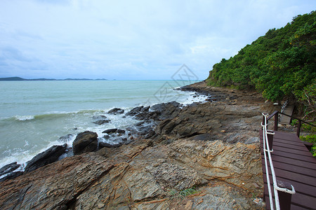 萨米莱昂省Khoo laemya海滨国家公园的岩石海滩背景