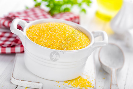 玉米曲面面粉食物谷物黄色白色粮食厨房烹饪地面美食高清图片