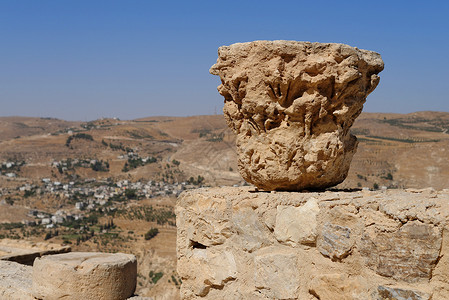 约旦中世纪Kerak城堡废墟的 气象暴列资本高清图片
