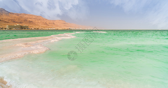 死海沿岸线太巴列湖高清图片