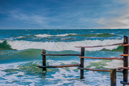 东海突破波浪力量温度海洋海浪旅行假期背景图片