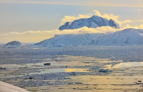 瓦克拉夫斯克格陵兰湾与海冰风景海洋全球峡湾远景北极景观黄金旅行气候变化戏剧性背景