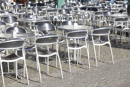 银金属桌椅餐厅行业椅子餐饮外贸咖啡店桌子排椅高清图片