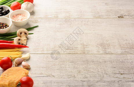 莉莲娜意大利烹饪意大利食品的成分蔬菜杂色桌子空间红色洋葱营养白色物体辣椒背景