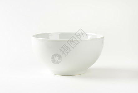 白碗饭碗盘子菜盘陶器制品服务圆形点心餐具高清图片