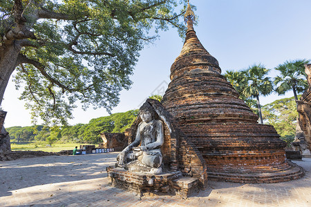 曼德勒Mandalay金子旅行遗产旅游和尚地标宗教寺庙观光雕像背景图片