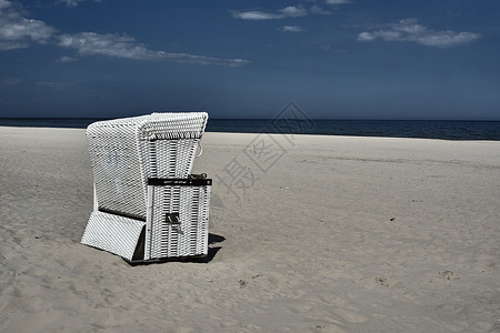 沙沙滩上的篮子海滩沙滩篮地平线高清图片