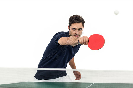 反手男性运动员在桌球打网球的肖像锦标赛乒乓姿势运动游戏能力耐力运动服男人微笑背景