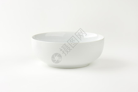 宽阔的白碗盘子制品圆形服务餐具陶瓷汤碗饭碗陶器背景图片