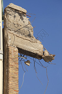 建筑物拆解遗迹碎片废墟建筑隔断砖块瓦砾拆迁电缆房子高清图片