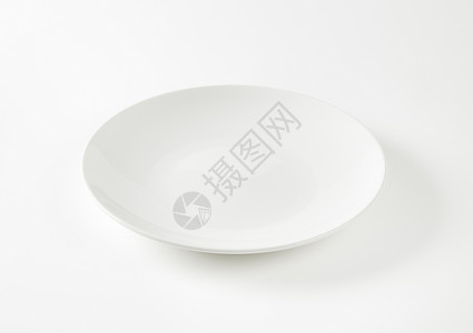 无纹白色汤盘陶瓷盘子制品圆形餐盘餐具陶器背景图片