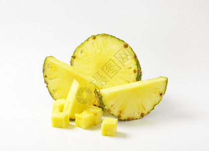 新鲜菠萝黄色水果热带异国食物情调楔子小吃绿色高清图片