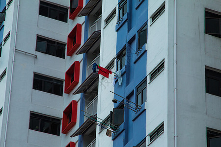 高楼建筑和蓝天日落市中心城市地标中心火焰蓝色天空摩天大楼天线背景图片