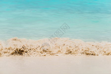 沙沙沙滩和海浪蓝色假期阳光支撑海岸晴天海滩砂质泡沫旅行背景图片