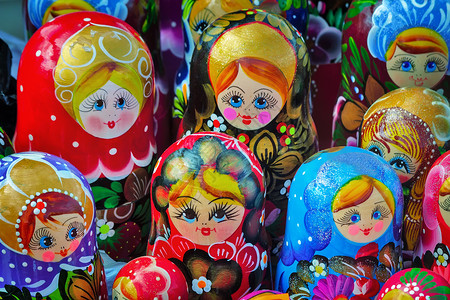 俄罗斯筑巢娃娃手工制作的民俗学高清图片