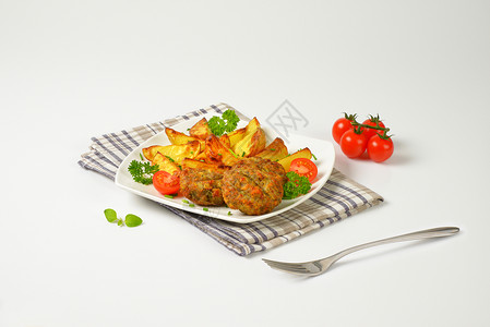 蔬菜和芝士 土豆饼薯角方盘油条盘子食物美味油炸背景图片