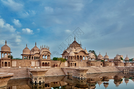 印度古代废弃的寺庙 UP建筑地标楼梯池塘活动文化旅行宗教圆顶建筑学背景图片