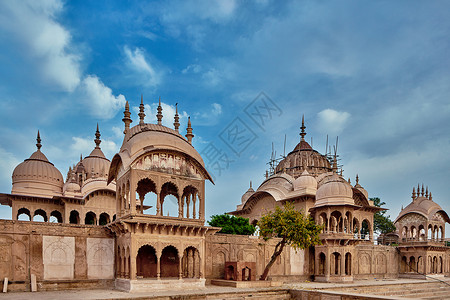印度古代废弃的寺庙 UP建筑学建筑池塘圆顶文化宗教活动砂岩旅游反射背景图片