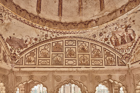 印度古代废弃的寺庙 UP地标天空建筑学装饰品入口宗教旅游文化旅行砂岩背景图片