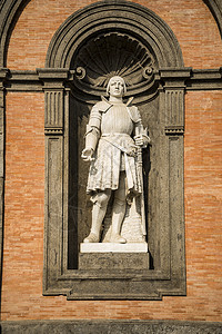 在那不勒斯国王雕像地标吸引力历史国家皇帝遗产建筑艺术文化皇家背景图片