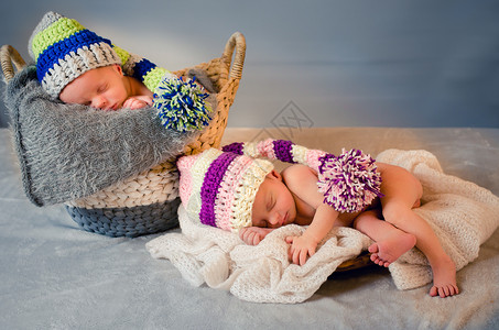 新生儿婴儿双胞胎女孩安全男生背景图片