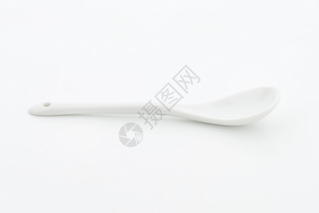 白瓷勺餐具服务器具白色背景图片