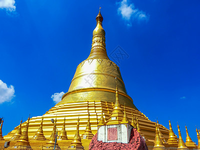 缅甸的佛塔宗教蓝色艺术旅行神社建筑学仪式百果建筑背景图片