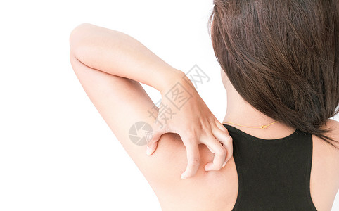 妇女用白色背景肩并肩痒 以获得健康的乳房女士药品蚊子治疗痛苦湿疹脖子疼痛发痒皮炎背景图片